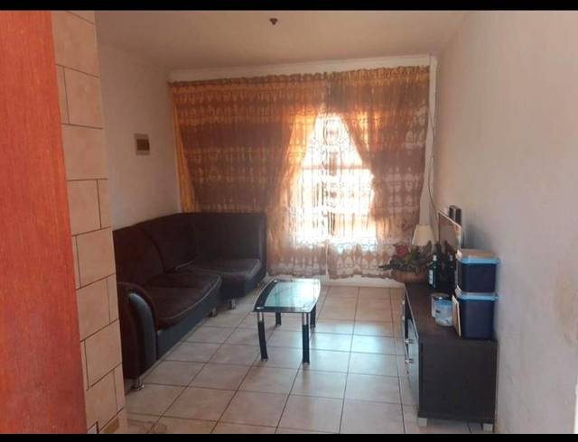 2 BEDROOM HOUSE FOR SALE IN BRAM FISCHERVILLE